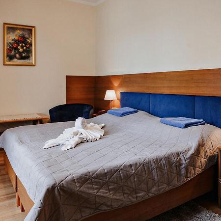 Pensjonat Sanato Hotell Busko-Zdrój Eksteriør bilde